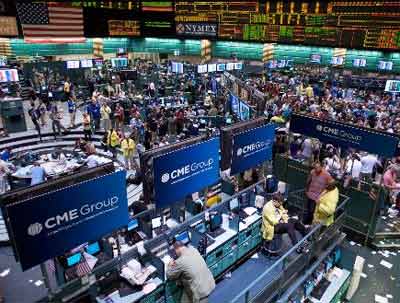 Dầu tăng mạnh bất chấp GDP Mỹ giảm 6,1%; vàng đứng giá 