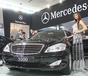 Mercedes-Benz giảm giá xe trong tháng 12