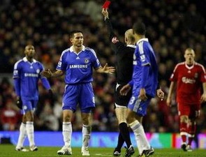 Chelsea: Sừng sững cơ đồ, bỗng tay không