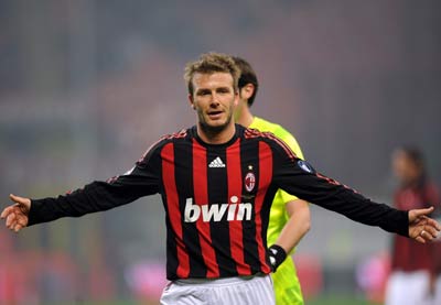 Milan muốn mua đứt Beckham