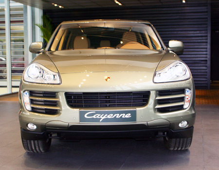 Giá Porsche Cayenne tại Việt Nam giảm 9.000 USD 