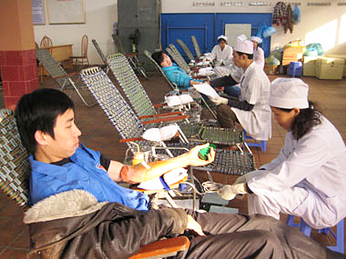 Tiếp tục đẩy mạnh phong trào hiến máu tình nguyện