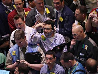 Dầu bất ngờ giảm 12% xuống 42 USD/thùng 