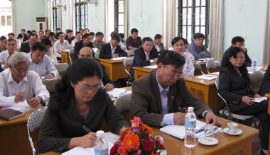  Bàn các giải pháp phát triển kinh tế - xã hội