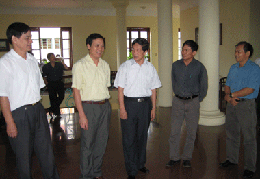 Ban Tuyên giáo T.W đánh giá tình hình thực hiện Nghị quyết TW2 (Khóa VIII) tại Thái Nguyên