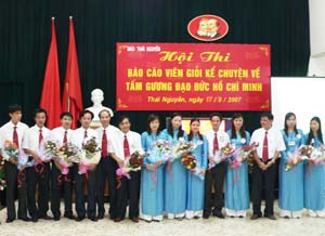 Kết quả bước đầu thực hiện cuộc vận động “Học tập và làm theo tấm gương đạo đức Hồ Chí Minh”