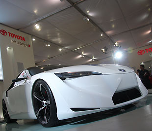 Ôtô nội chưa dứt mạch sụt giảm