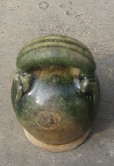 Đại Từ: Đào được vật thể lạ hình bình đựng vôi 