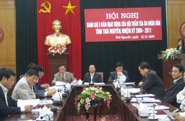 Đánh giá hoạt động của Hội thẩm Toà án Nhân dân